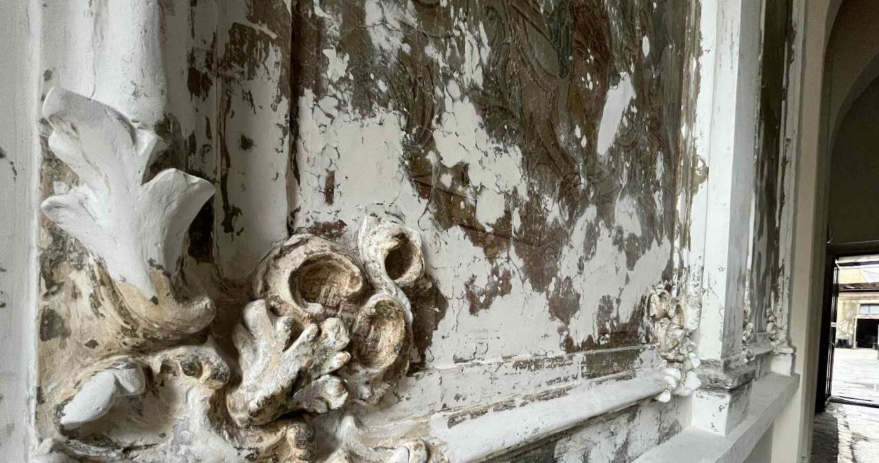 Niezwykłe odkrycie w szczecińskiej kamienicy. To XIX-wieczne polichromie