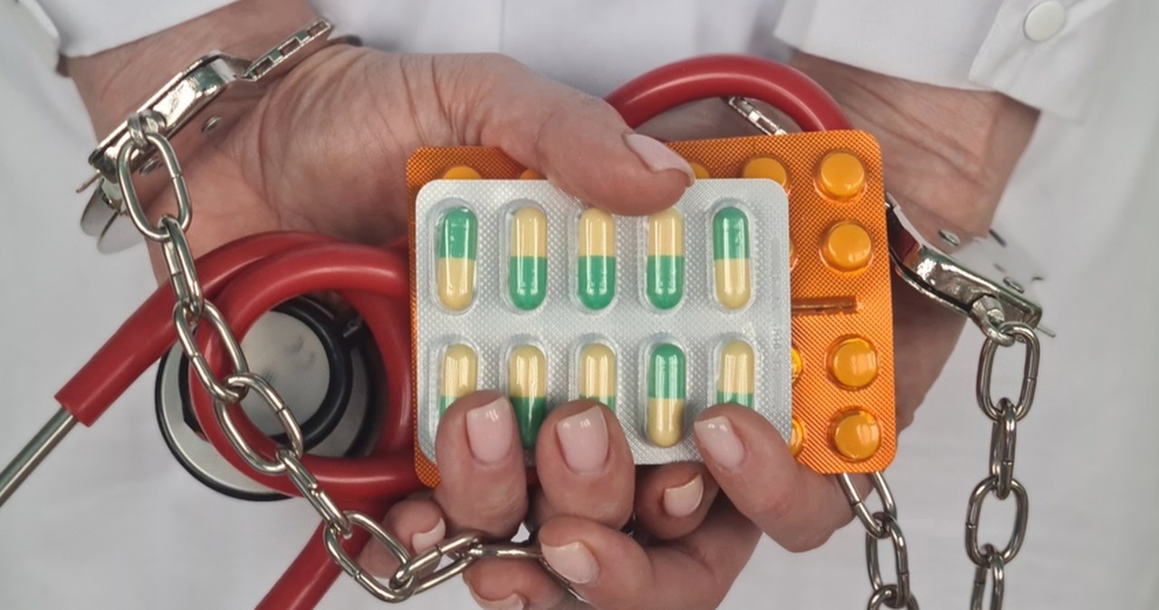 Kraków: Zatrzymano hakera. Dane i fałszywe recepty na opioidy w obiegu