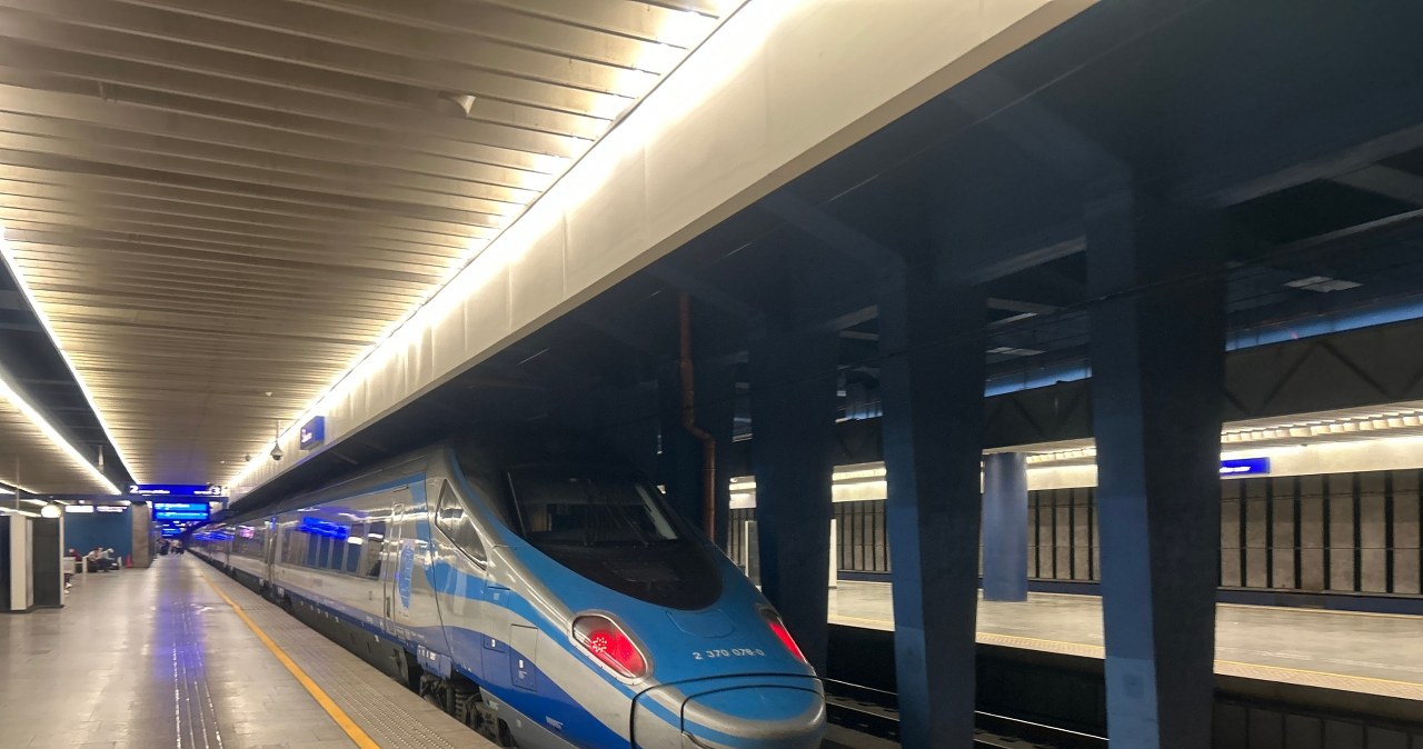 Warszawa: Pociągi wracają na Dworzec Centralny