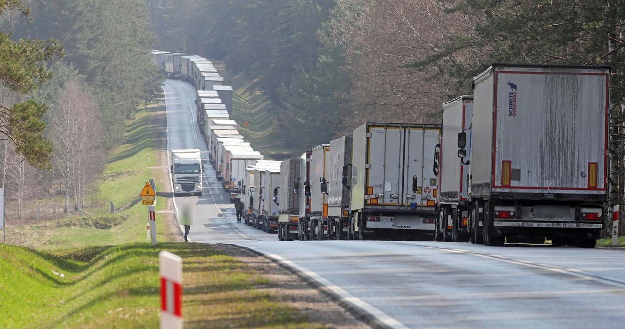 Polscy kierowcy utknęli na Białorusi. Ponad tysiąc pojazdów