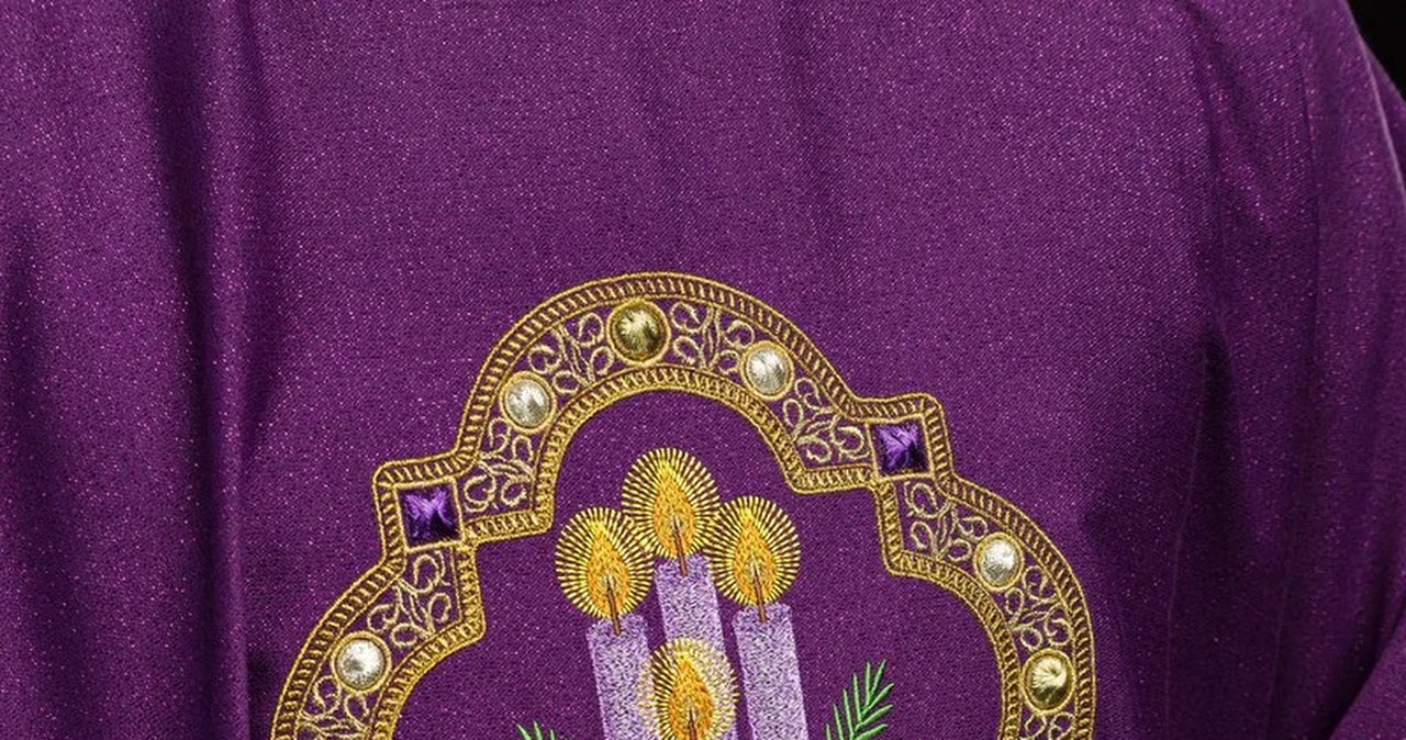 Materiały Ornatów: Od Lnu po Brokat, Co Wybrać?