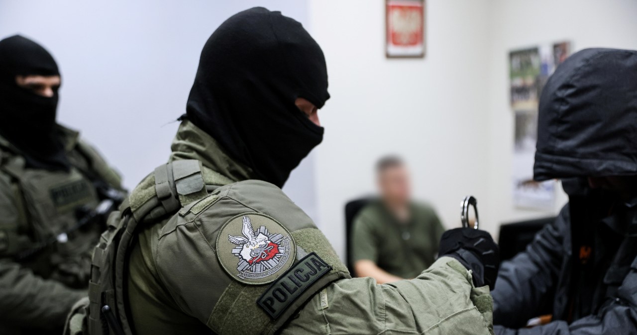 Handlowali nielegalnym alkoholem, wpadli w ręce służb. Akcja CBŚP