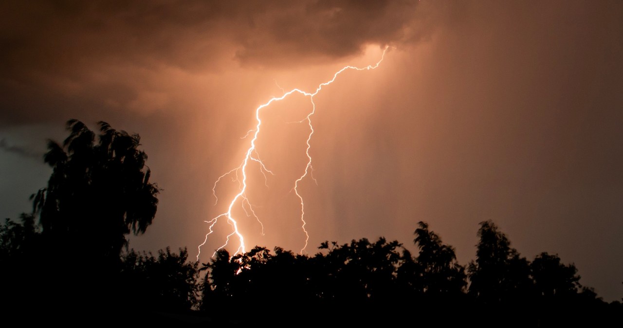 IMGW ostrzega. Tam pojawią się burze z gradem