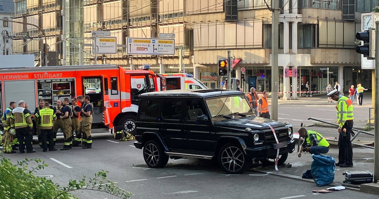 Kierowca wjechał w grupę pieszych. Tragiczny wypadek w centrum Stuttgartu