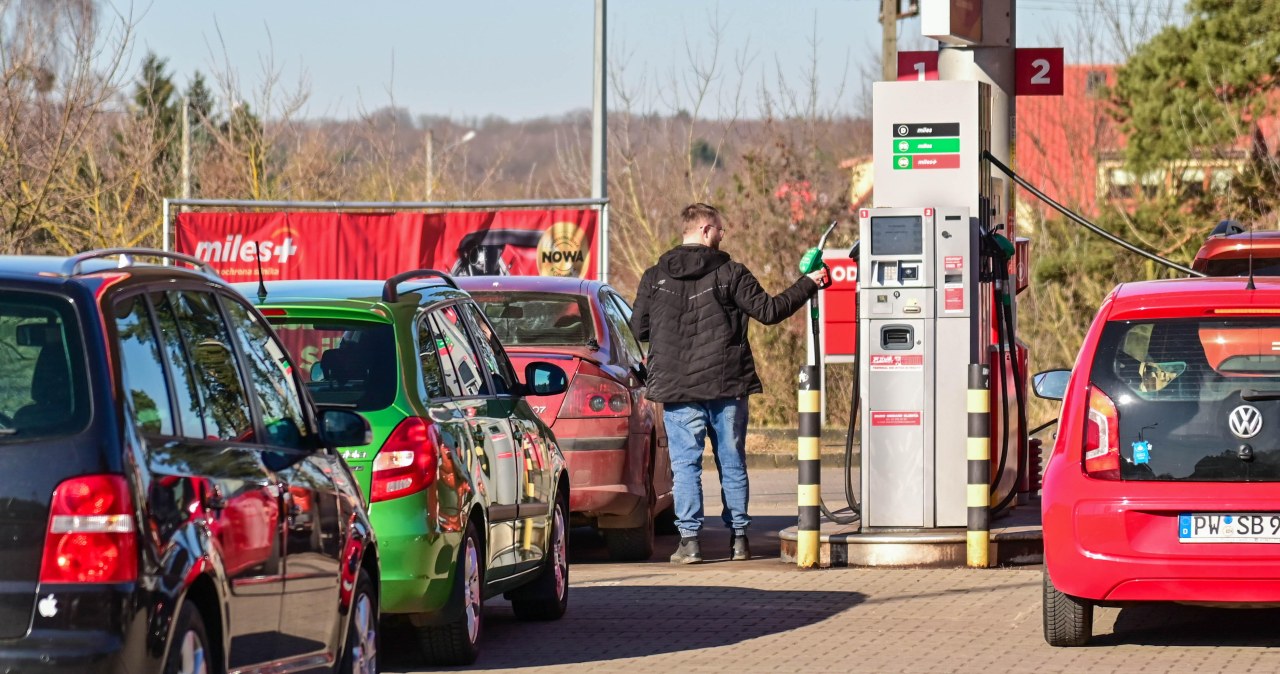 Ponad 2 euro za litr. Niemcy uwalniają część rezerw ropy naftowej