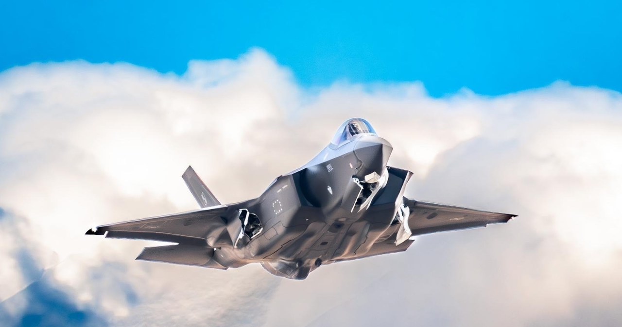 Polscy piloci szkolą się w USA. Nowa era lotnictwa