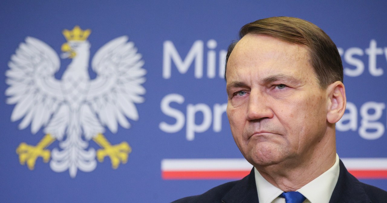 Sikorski reaguje na kontrowersyjny wpis Jad Waszem o Polsce