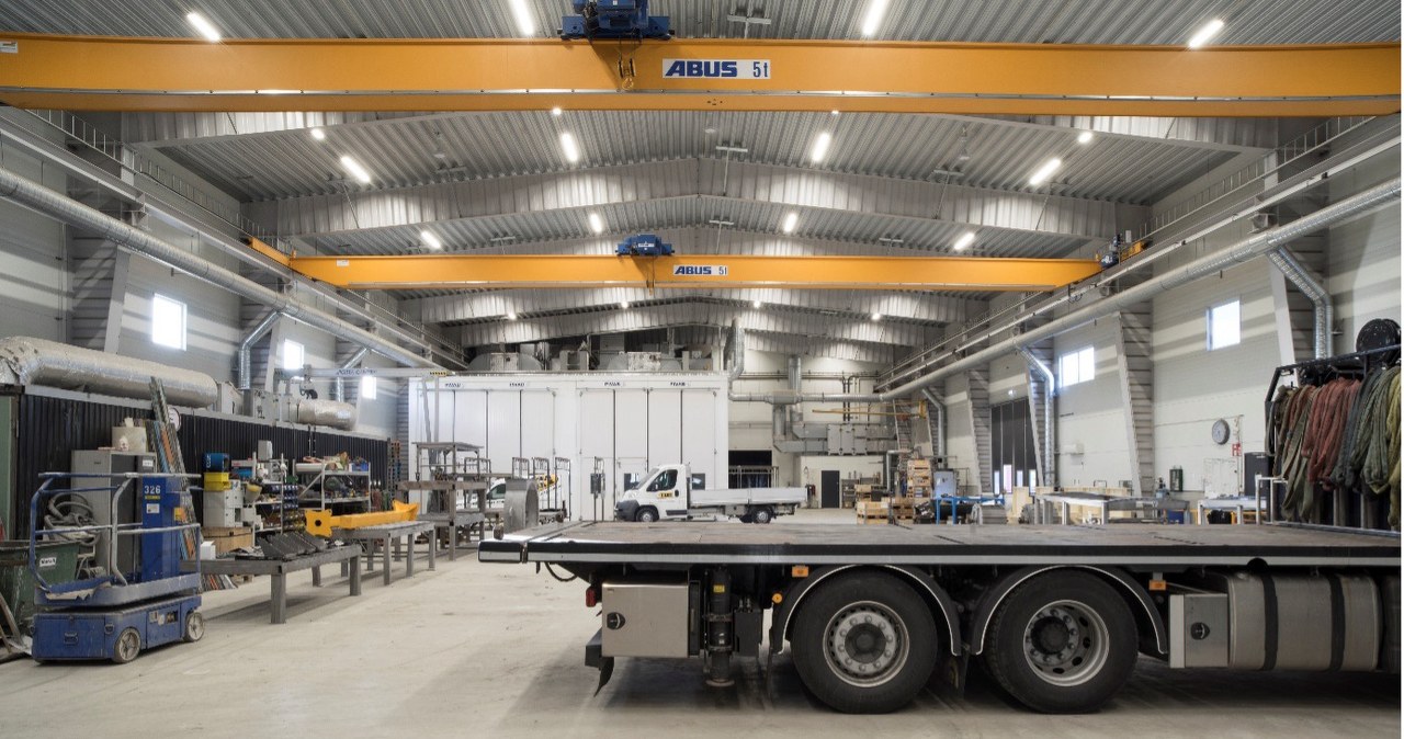 Jaki wybrać rodzaj konstrukcji do hali przemysłowej, żeby było solidnie, bezpiecznie i ekonomicznie?