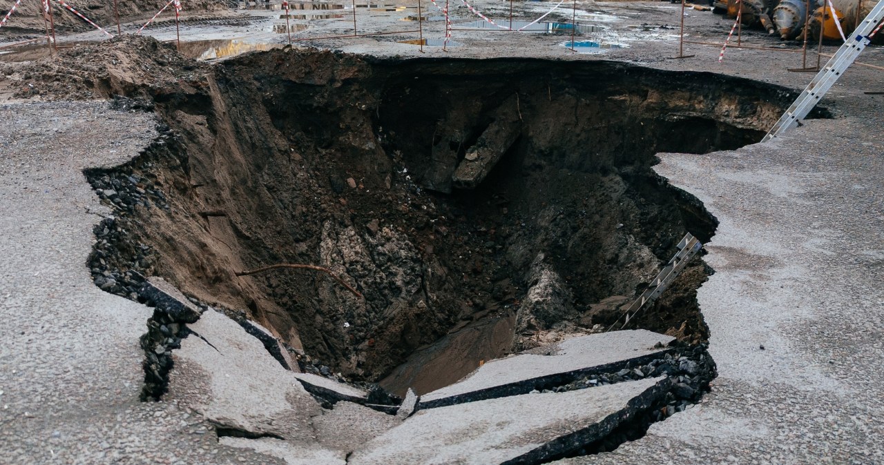 Chwile grozy na Śląsku. Przy domu zapadła się ziemia