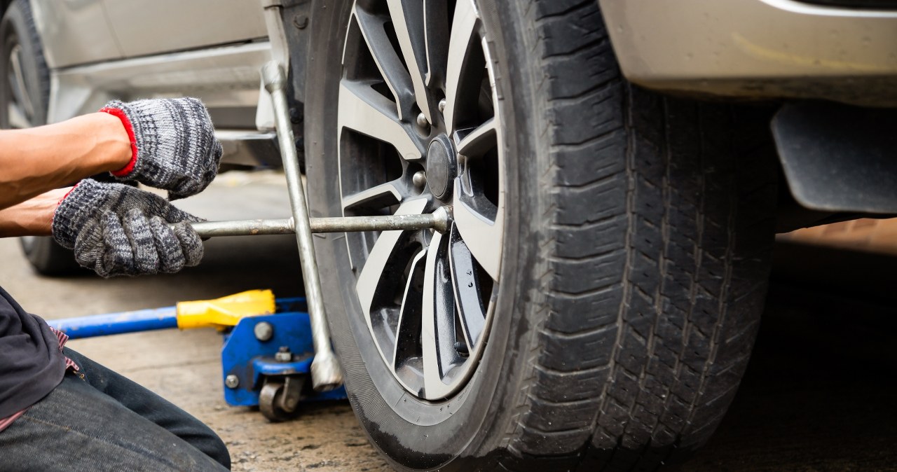 Ile kosztuje wymiana opon na zimowe? Ceny poszły w górę