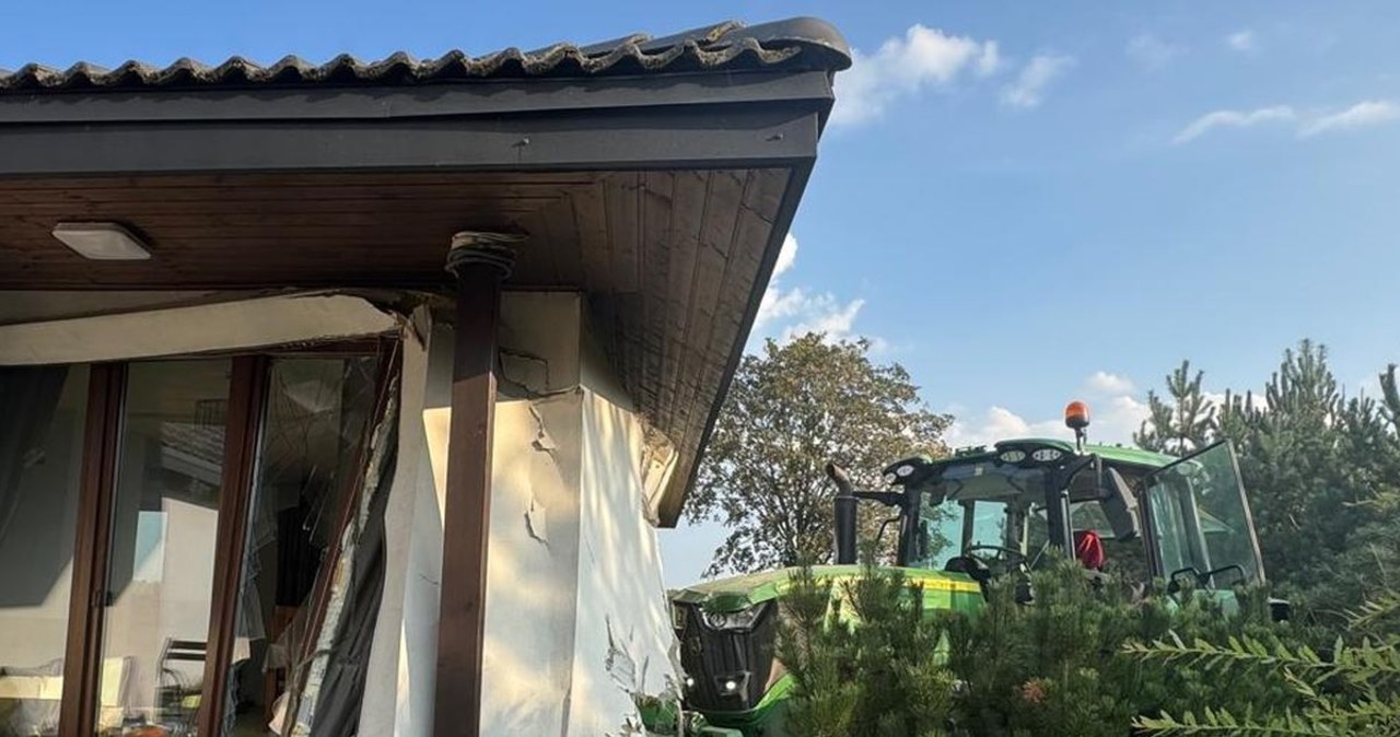Ciągnik z cysterną zdemolował dom. W środku były dwie osoby