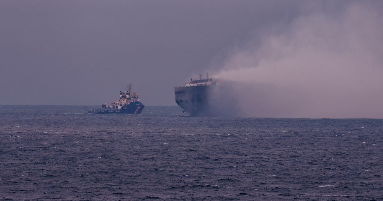 Potężna eksplozja. Płonie statek wyładowany gazem LNG