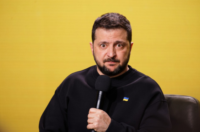 Odsunął popularnych polityków, otoczył się lojalistami. Zełenski boi się wyborów?