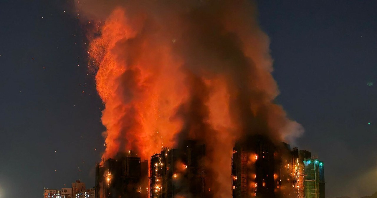 Potężny pożar kompleksu wieżowców w Hongkongu. 36 osób nie żyje