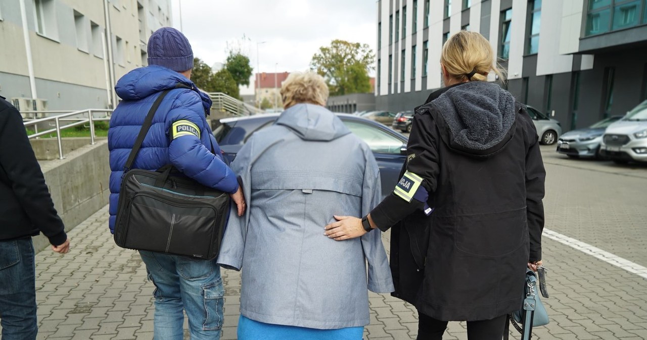 Wyłudzały dotacje na szkoły niepubliczne. 13 dyrektorek zatrzymanych