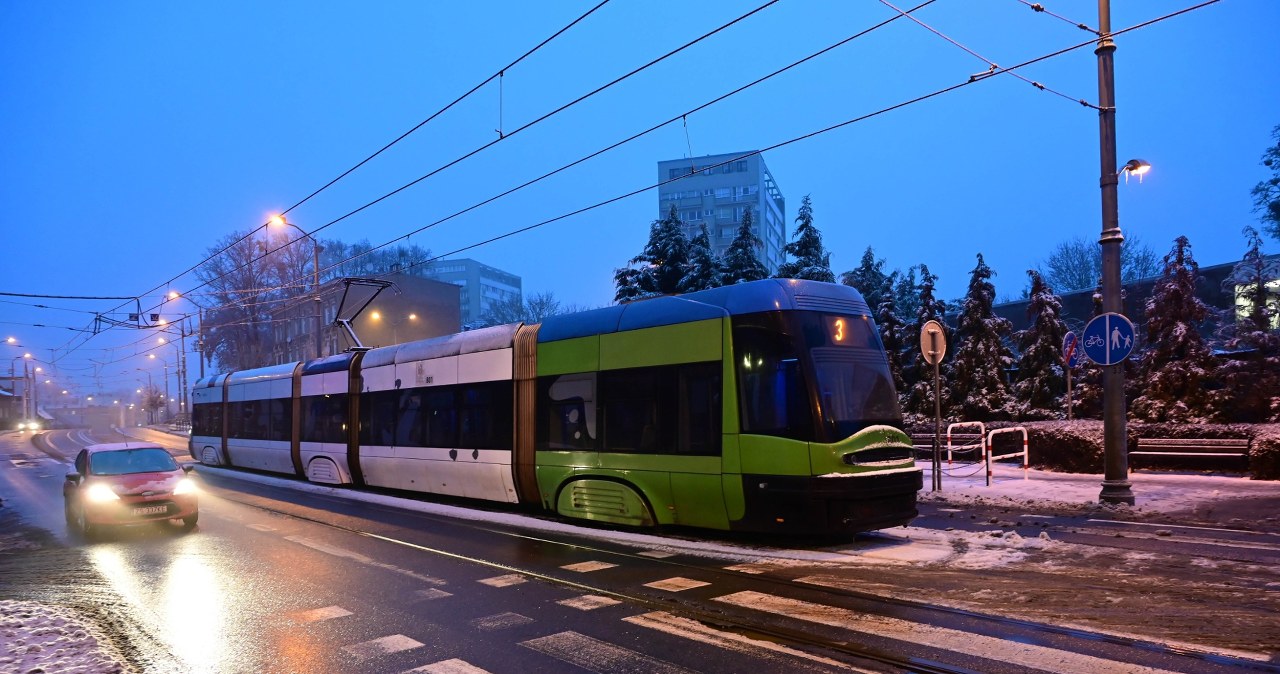 W Szczecinie nadal bez części tramwajów. "Wtórne oblodzenie"