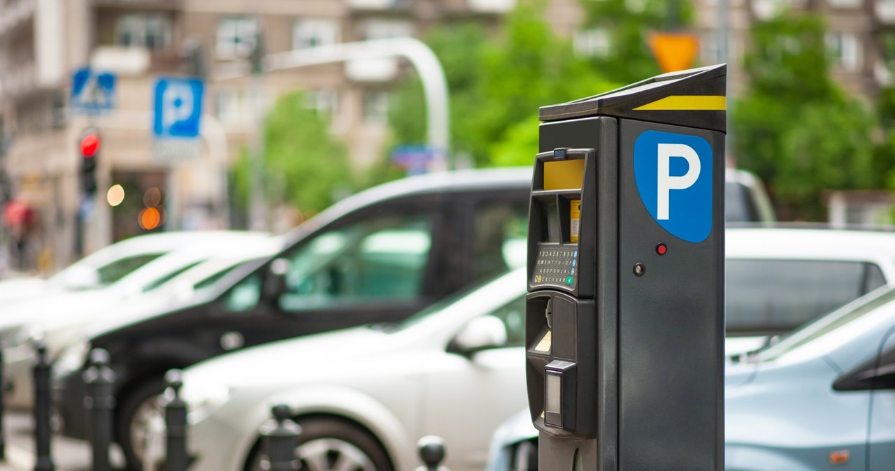 Zhakowali system płatnego parkowania. Oszukali setki osób