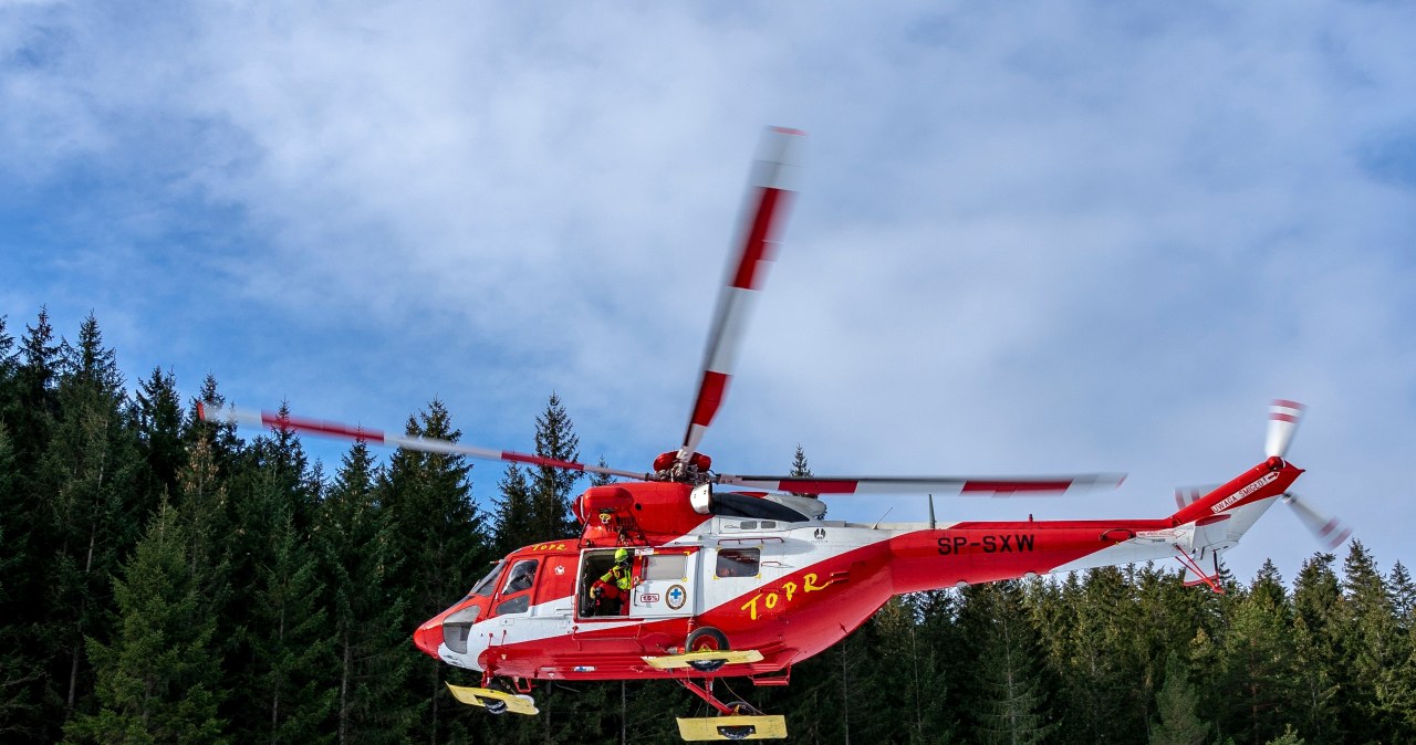 Przegląd skończony. Śmigłowiec TOPR-u wrócił nad Tatry