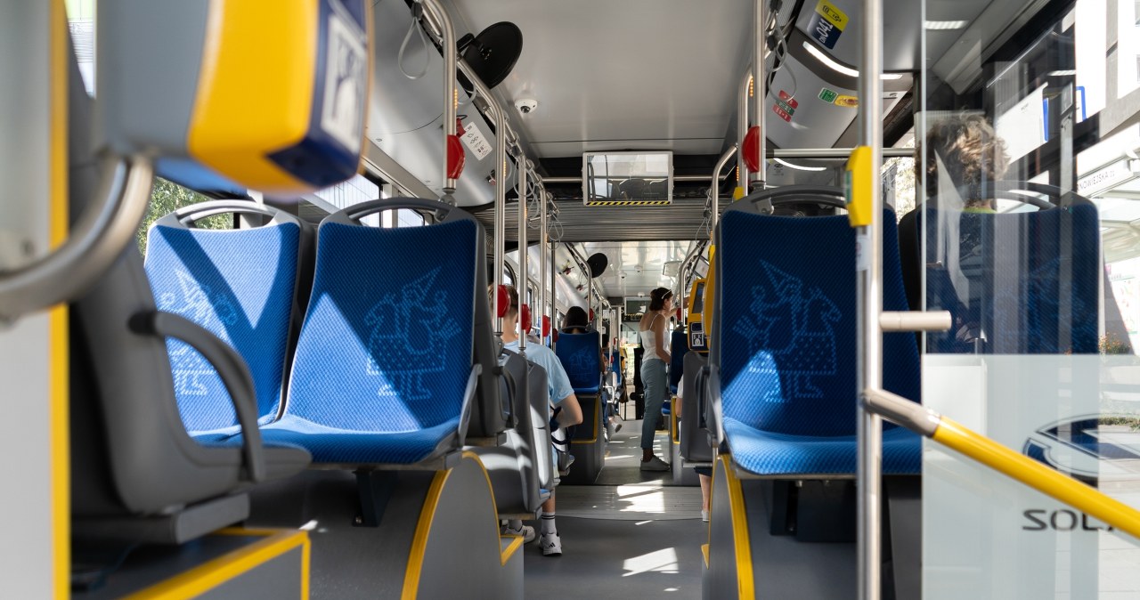 Awaria w zajezdni MPK w Krakowie. Olej napędowy z autobusu trafił do rzeki