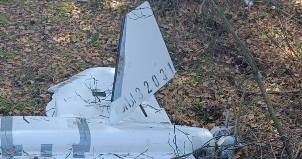 Odnaleziono już 11 dronów. Jeden spadł na teren jednostki WOT