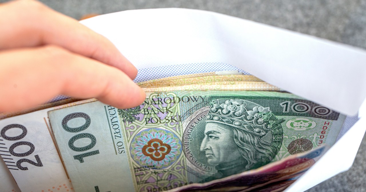 Renta wdowia 2026 z podwyżką. Tyle seniorzy dostaną "na rękę" od marca