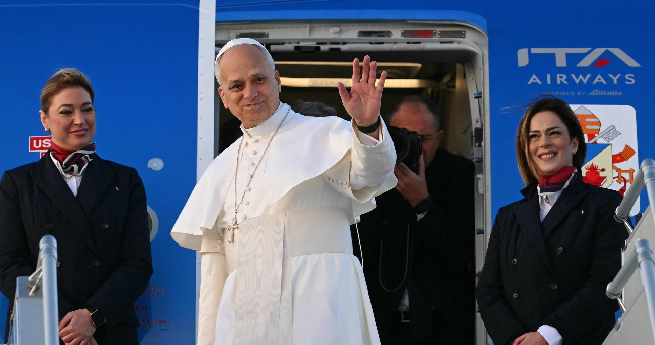 Papież wyruszył w pierwszą zagraniczną podróż