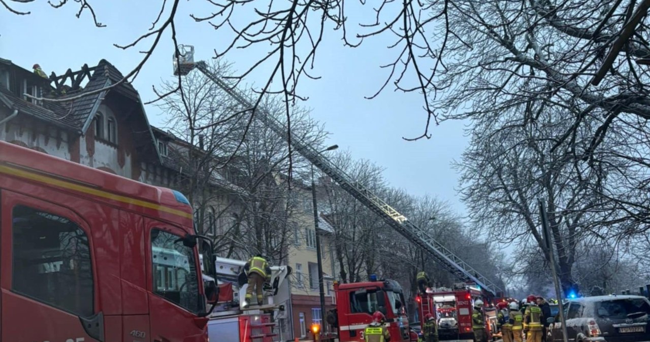 Gigantyczny pożar w Gorzowie Wielkopolskim. Zapalio się poddasze kamienicy