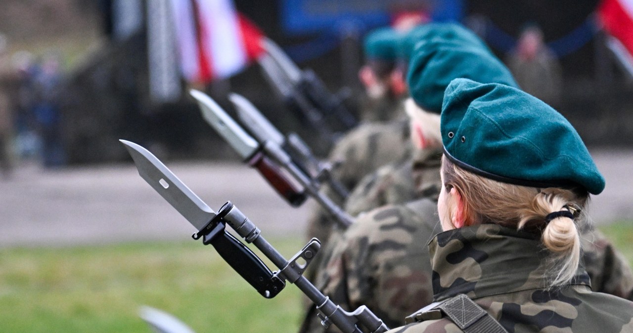 Służba wojskowa ponownie obowiązkowa? Szef BBN: Musimy ją odwiesić