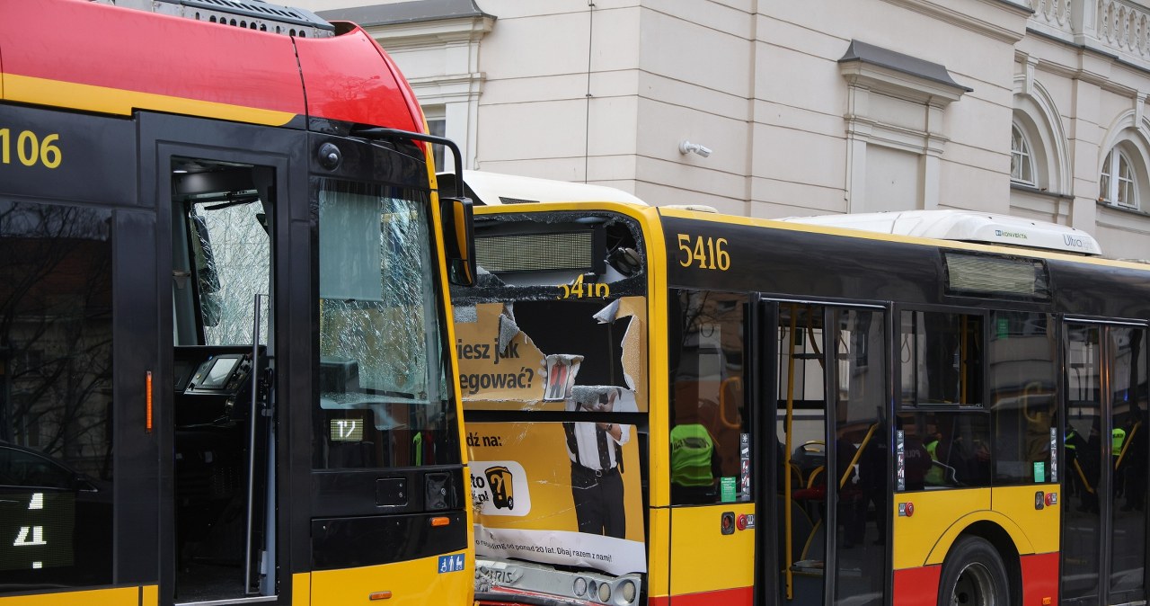Groźny wypadek w stolicy. Zderzyły się dwa tramwaje, są poszkodowani