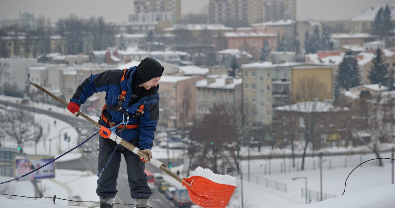 Alarm zimowy w całej Polsce. Oto co grozi za zignorowanie śniegu na dachu