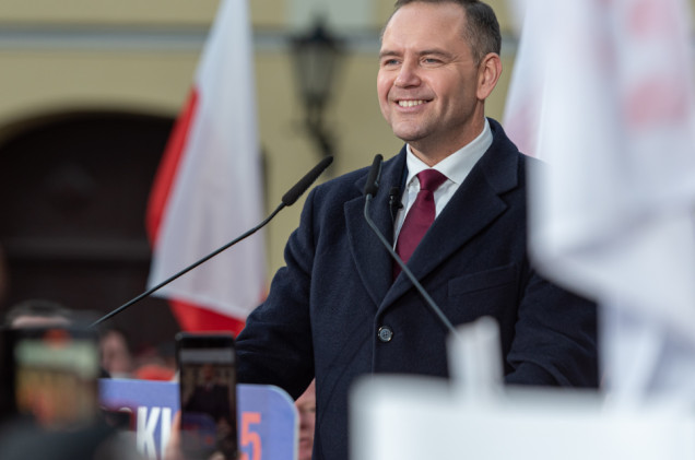 Nowy ranking zaufania CBOS. Prezydent na czele, Tusk i Trzaskowski z największymi spadkami