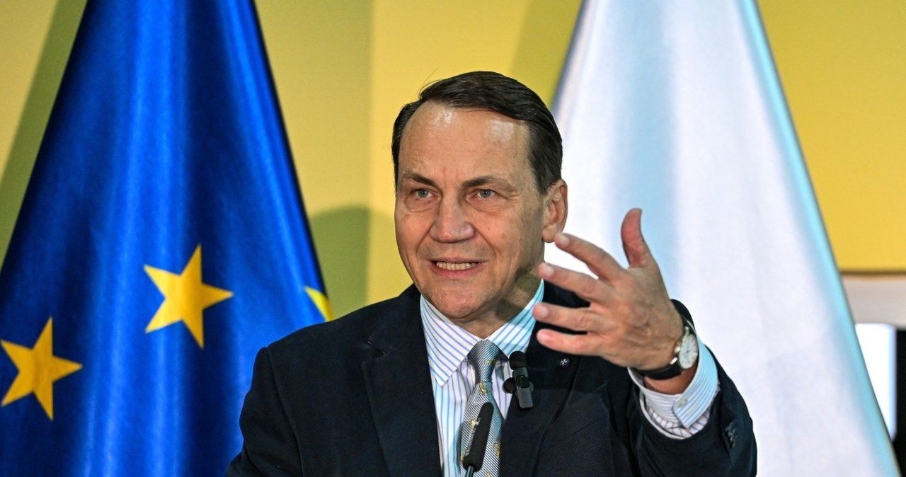 Sikorski o negocjacjach z Rosją: Najpierw pokaz siły, potem dialog