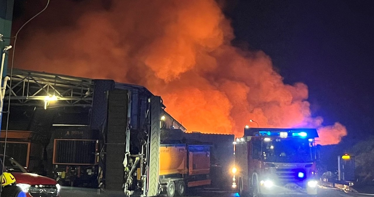 Wielki pożar odpadów pod Lublinem. Akcja może potrwać dni