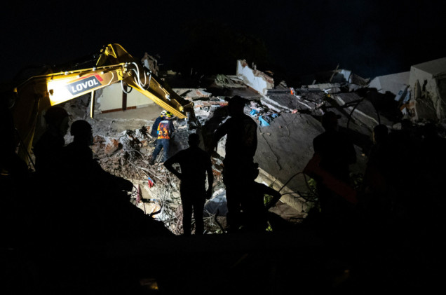 Cud po tragedii. Żywe niemowlę wydobyte spod gruzów w Wenezueli