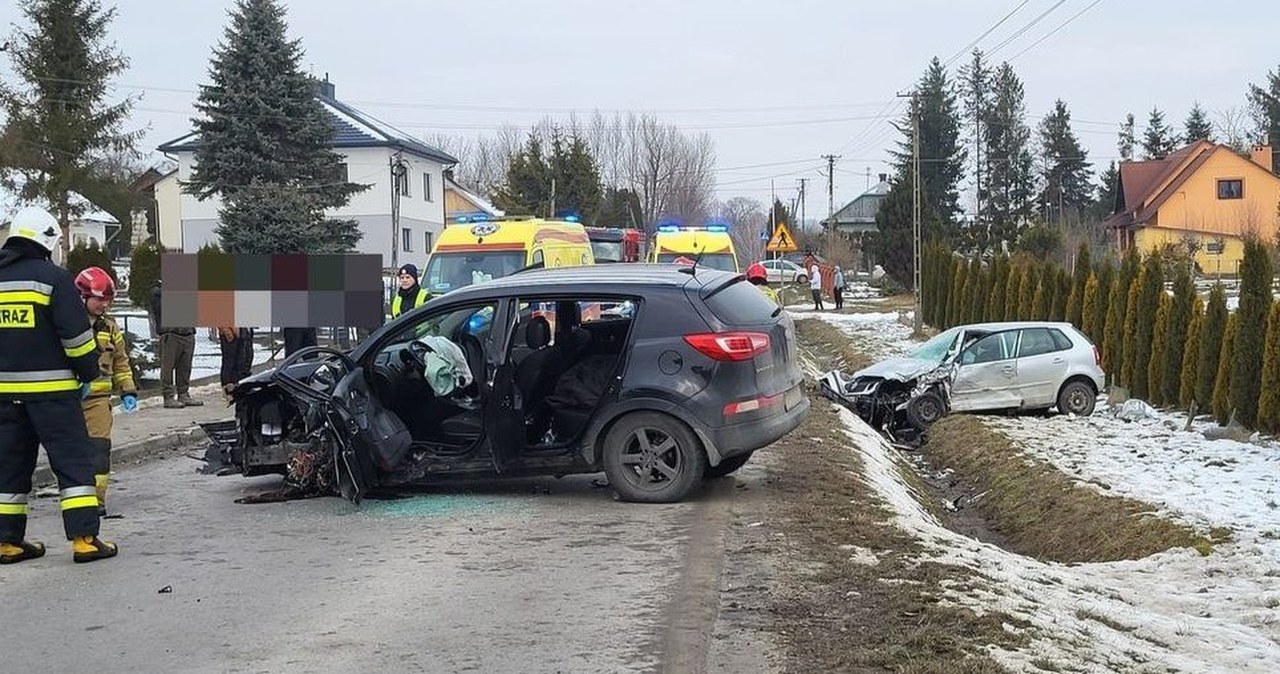 Troje rannych po czołówce koło Rzeszowa. Na miejscu lądował LPR