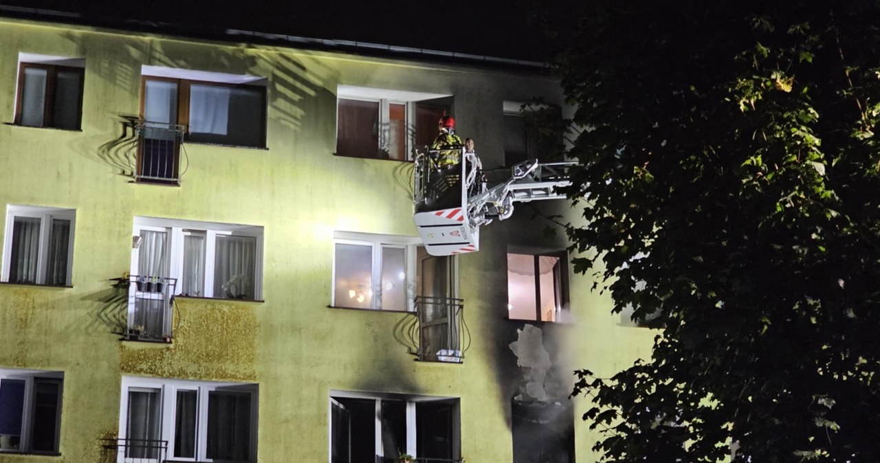 9 osób w szpitalu, dwie w stanie ciężkim. Groźny pożar bloku w Koszalinie
