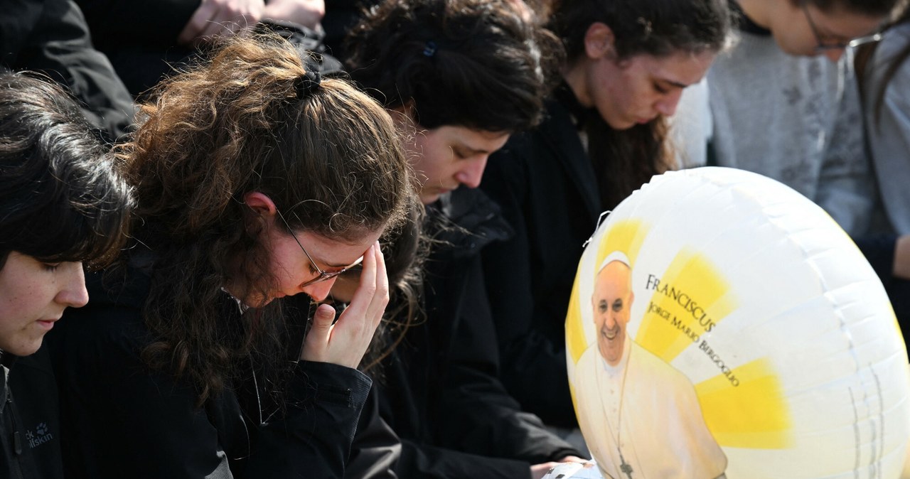 ​Watykan: Za papieżem Franciszkiem spokojna noc