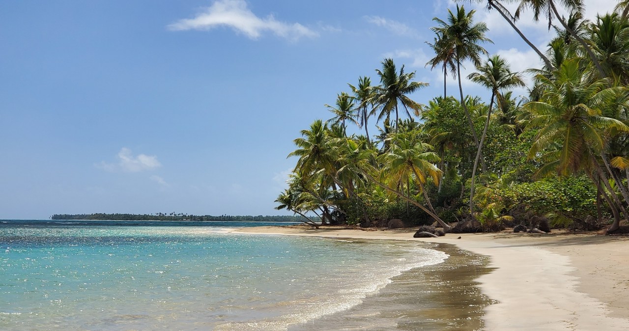 Statek z turystami zatonął podczas wycieczki. 55 osób w wodzie