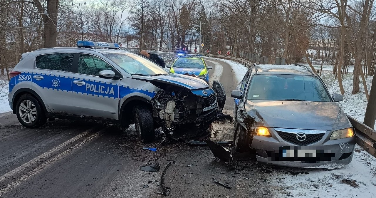 Dwaj policjanci w szpitalu po pościgu za 34-latkiem