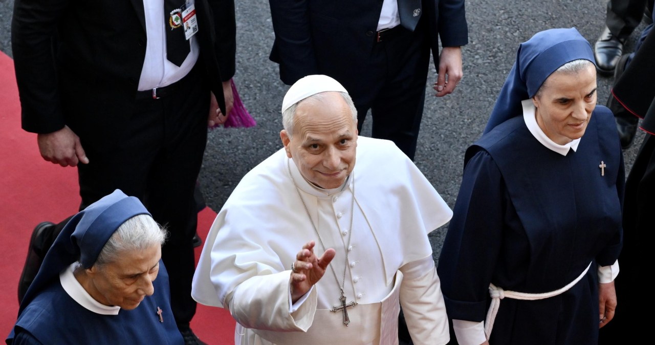 Papież w miejscu potężnej eksplozji w Bejrucie