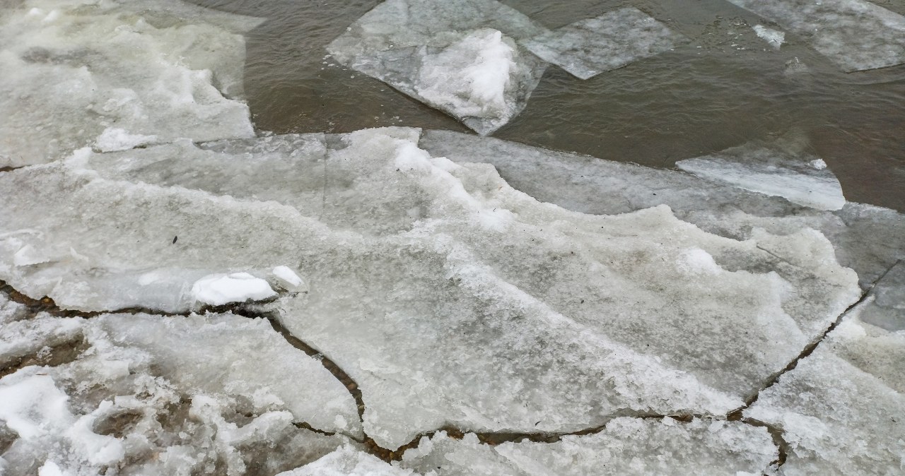 Tragedia na Zbiorniku Sosnówka. Ciało 28-latka odnalezione pod lodem