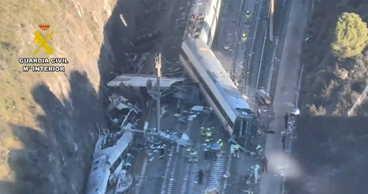 Katastrofa kolejowa w Hiszpanii. Eksperci badają dwie hipotezy