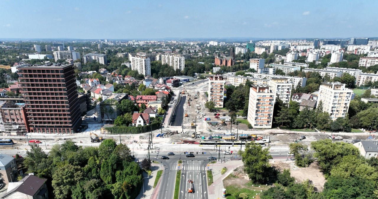 Ważne rondo w Krakowie znowu w pełni przejezdne. Sprawdź, co się zmieni