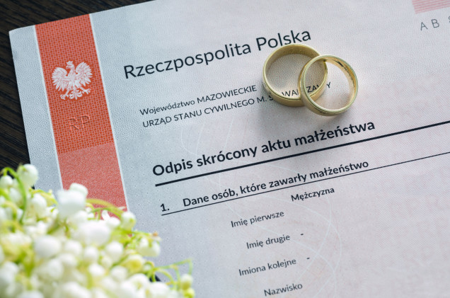 Robi to rekordowo wiele małżeństw. Ten krok bywa jednak pułapką