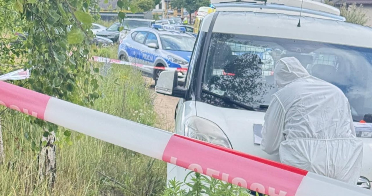 Makabryczne odkrycie w samochodzie. W środku zwłoki młodej kobiety