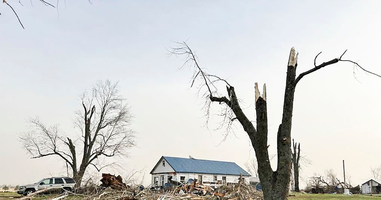 ​Tornada, burze i pożary w USA. Zginęło wiele osób