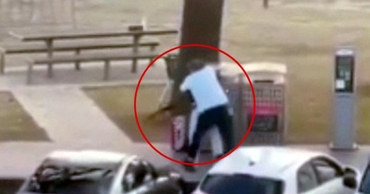 Sprzedawca bohaterem. Miliarder nagrodził mężczyznę, który rozbroił terrorystę w Australii