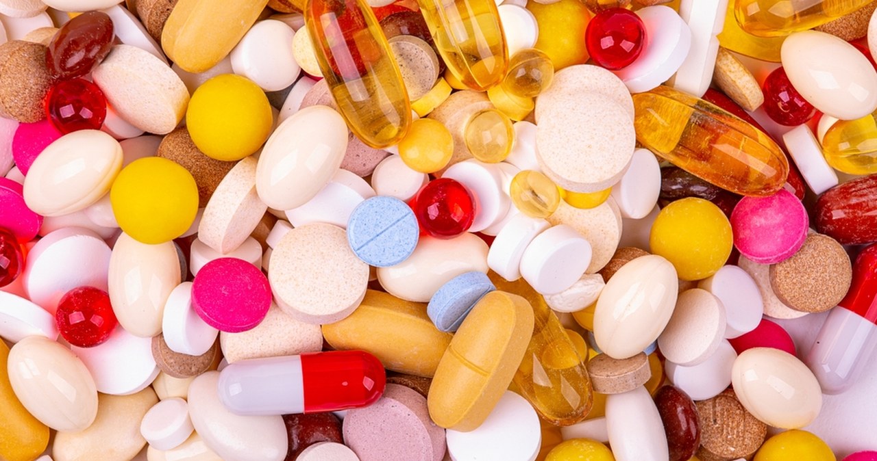 Produkowali nielegalne leki i niebezpieczne suplementy. CBŚP rozbiło gang