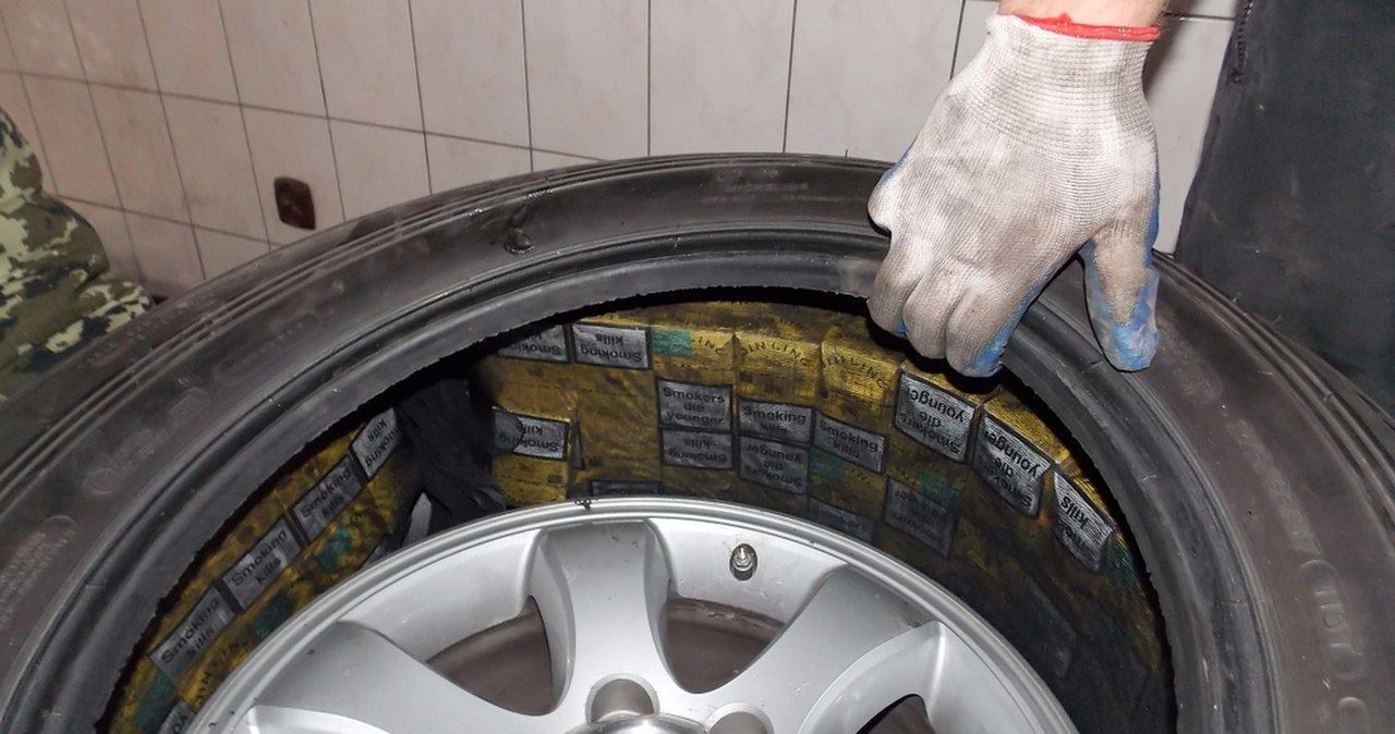 Były policjant szefem grupy przestępczej. 15 osób oskarżonych