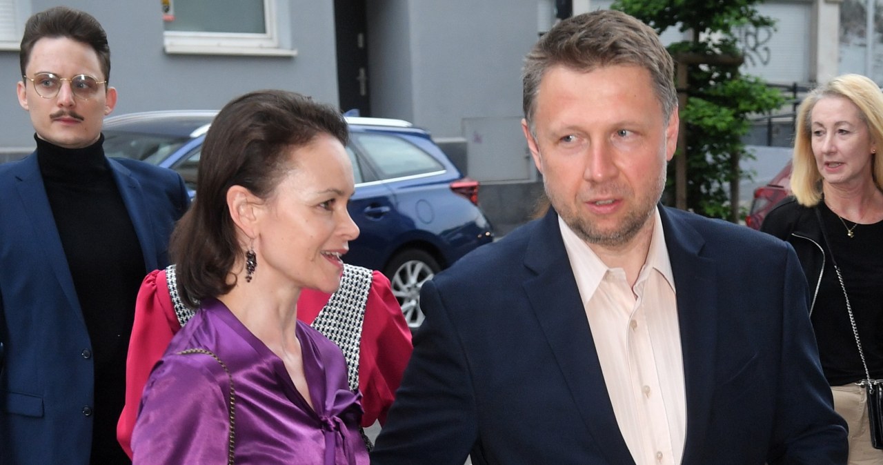 Żona Kierwińskiego zarobiła więcej niż prezydent Warszawy. Uwagę zwraca wykształcenie